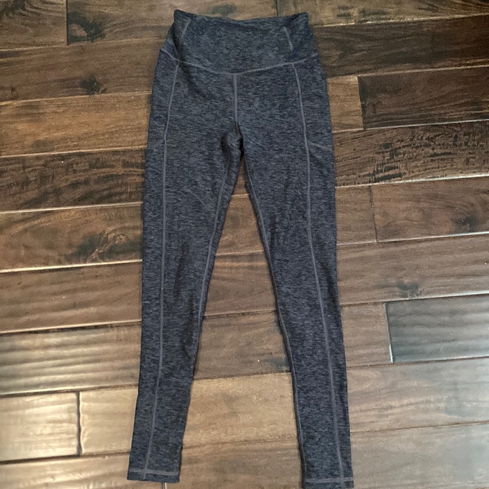 Victoria’s Secret Purple Leggings, size 6